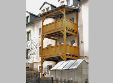 Mehrstoeckiger Balkon 058