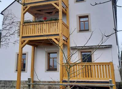 Mehrstoeckiger Balkon 059