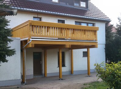 Einstoeckiger Balkon 076