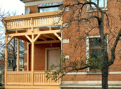 Historischer Hängebalkon 010