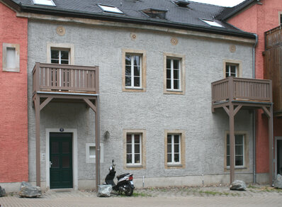 Einstoeckiger Balkon 071