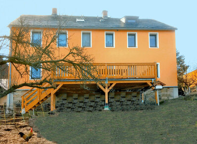 Einstoeckiger Balkon 148