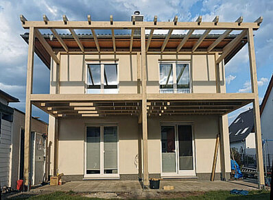 Einstoeckiger Balkon 170