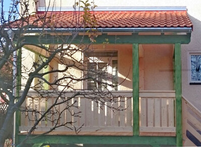 Einstoeckiger Balkon 122