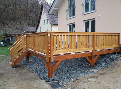 Einstoeckiger Balkon 126