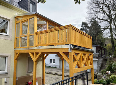 Einstoeckiger Balkon 172