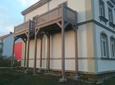 Einstoeckiger Balkon 123