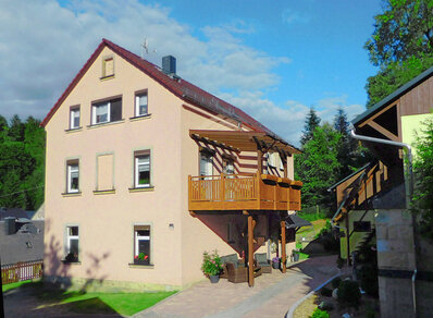 Einstoeckiger Balkon 137
