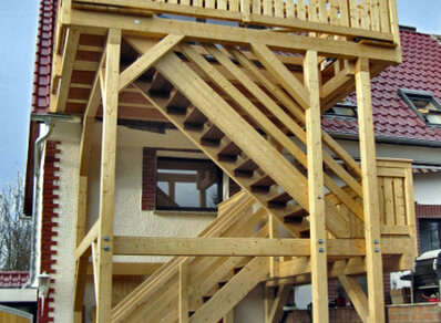 Mehrstoeckiger Balkon 042