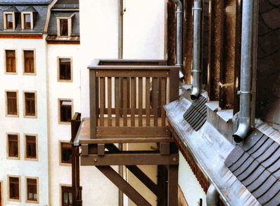 Historischer Hängebalkon 014