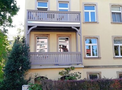 Einstoeckiger Balkon 163