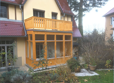 Einstoeckiger Balkon 128