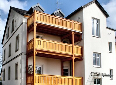 Mehrstoeckiger Balkon 015