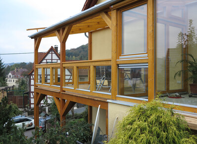 Einstoeckiger Balkon 103