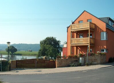 Mehrstoeckiger Balkon 019