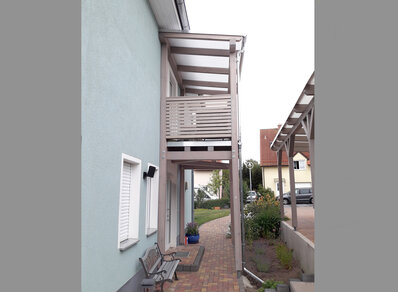 Einstoeckiger Balkon 132