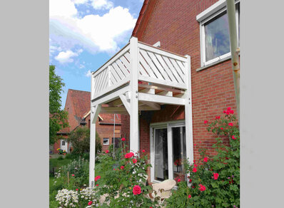 Einstoeckiger Balkon 142