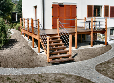 Einstöckiger Balkon 048