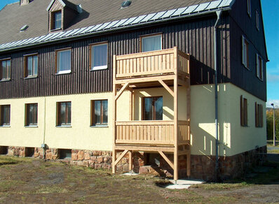 Mehrstoeckiger Balkon 020