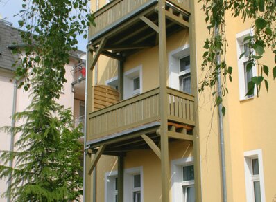 Mehrstoeckiger Balkon 035