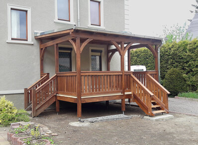 Einstoeckiger Balkon 141