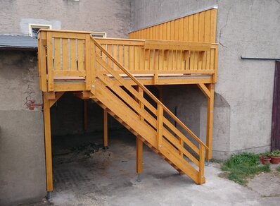 Einstoeckiger Balkon 112