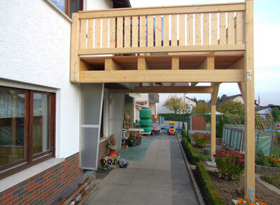 Einstoeckiger Balkon 068