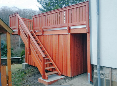 Einstoeckiger Balkon 147