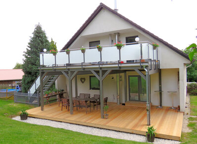 Einstoeckiger Balkon 151