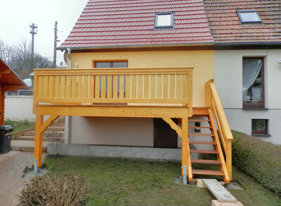 Einstoeckiger Balkon 105