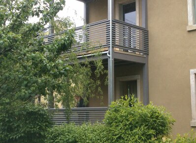 Mehrstoeckiger Balkon 045