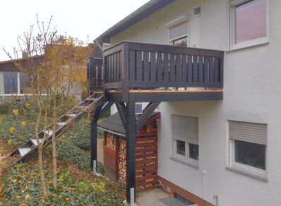 Einstoeckiger Balkon 102
