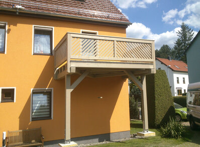 Einstoeckiger Balkon 093